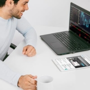 Заинтересовались финансовыми рынками? Хотите бросить работу и заняться трейдингом? Не спешите. Могут быть варианты. Читать обязательно.